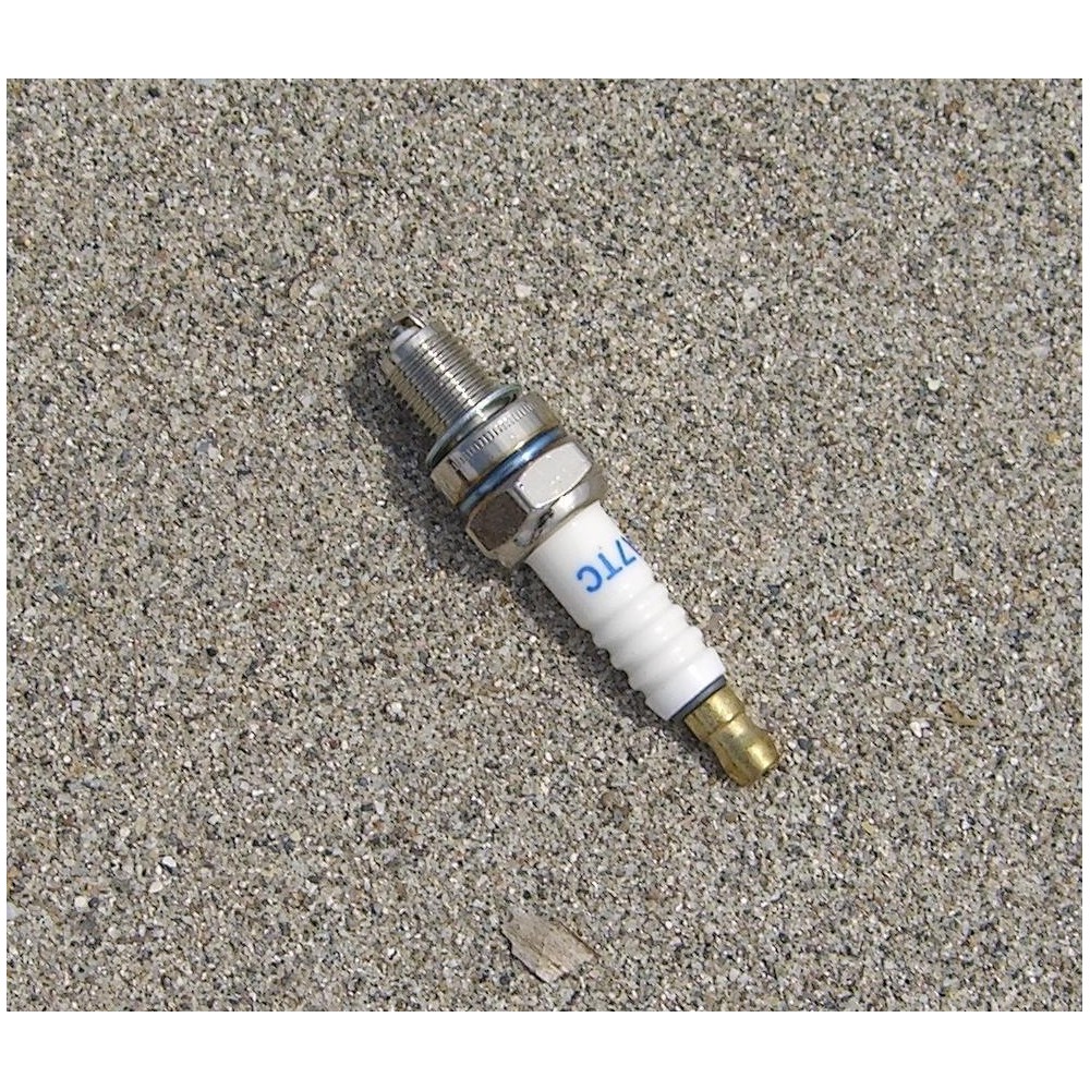 Spark plug for ozeam 2.5hp